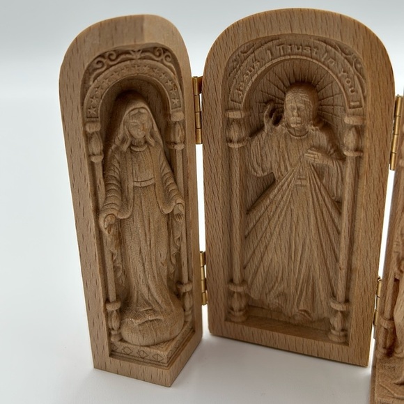 1785- Catholic Altar Religious Portable Holy Family Hand Carved Wood Box NWT - Picture 2 of 8